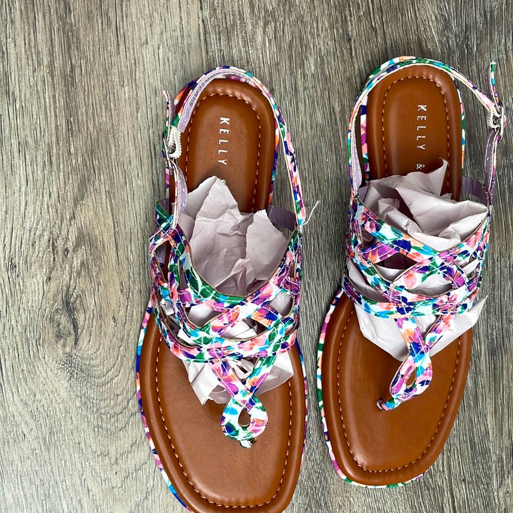 Kelly& Katie noa  sandal size 6.5 new never worn